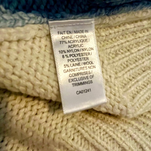 Twik colour block turtleneck sweater, shades of blue and ivory, Medium - Picture 5 of 5